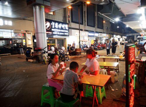 资阳摆摊爆料今日,摆摊爆料，民生百态尽收眼底